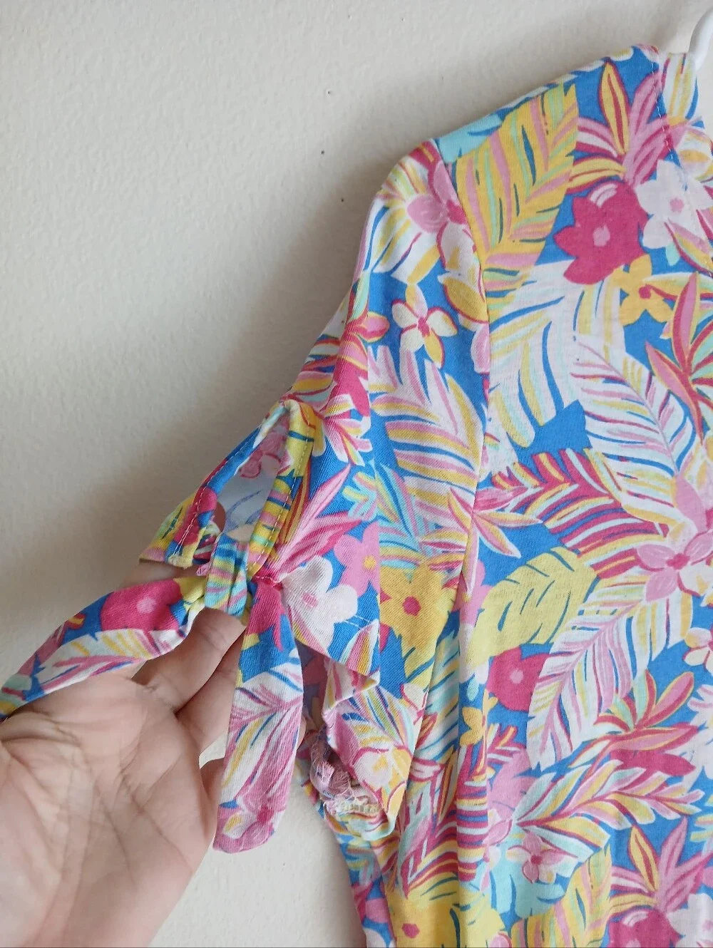 Stella Parker Top Size Large Floral Ruffle Hem